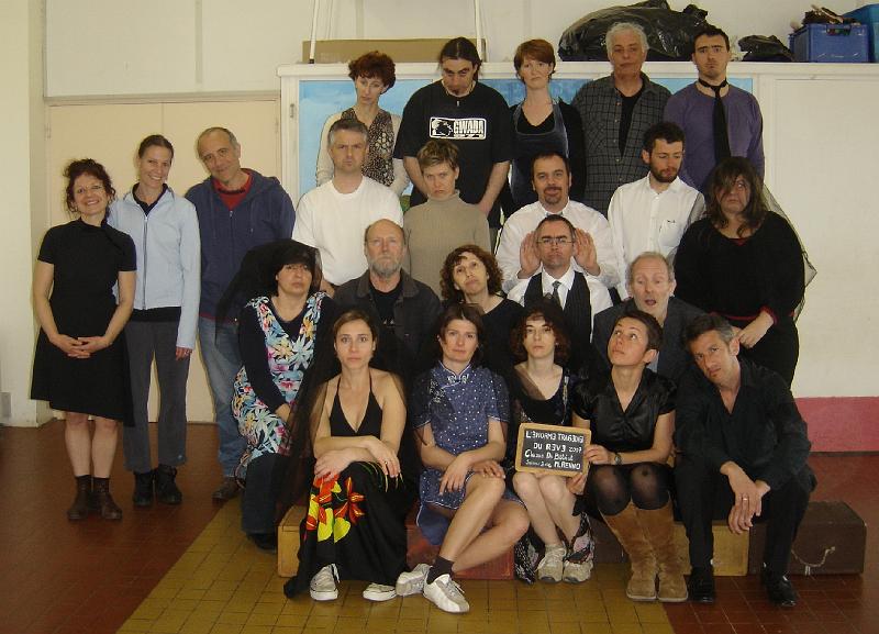 18 mars 2007photo de classe profs contents.jpg